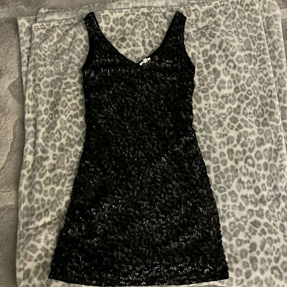 NWOT black sequinned dress xxs